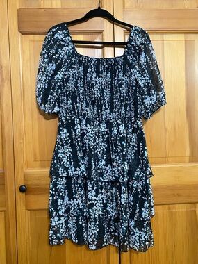 Black Floral Tiered Puff-Sleeve Dress - Women's